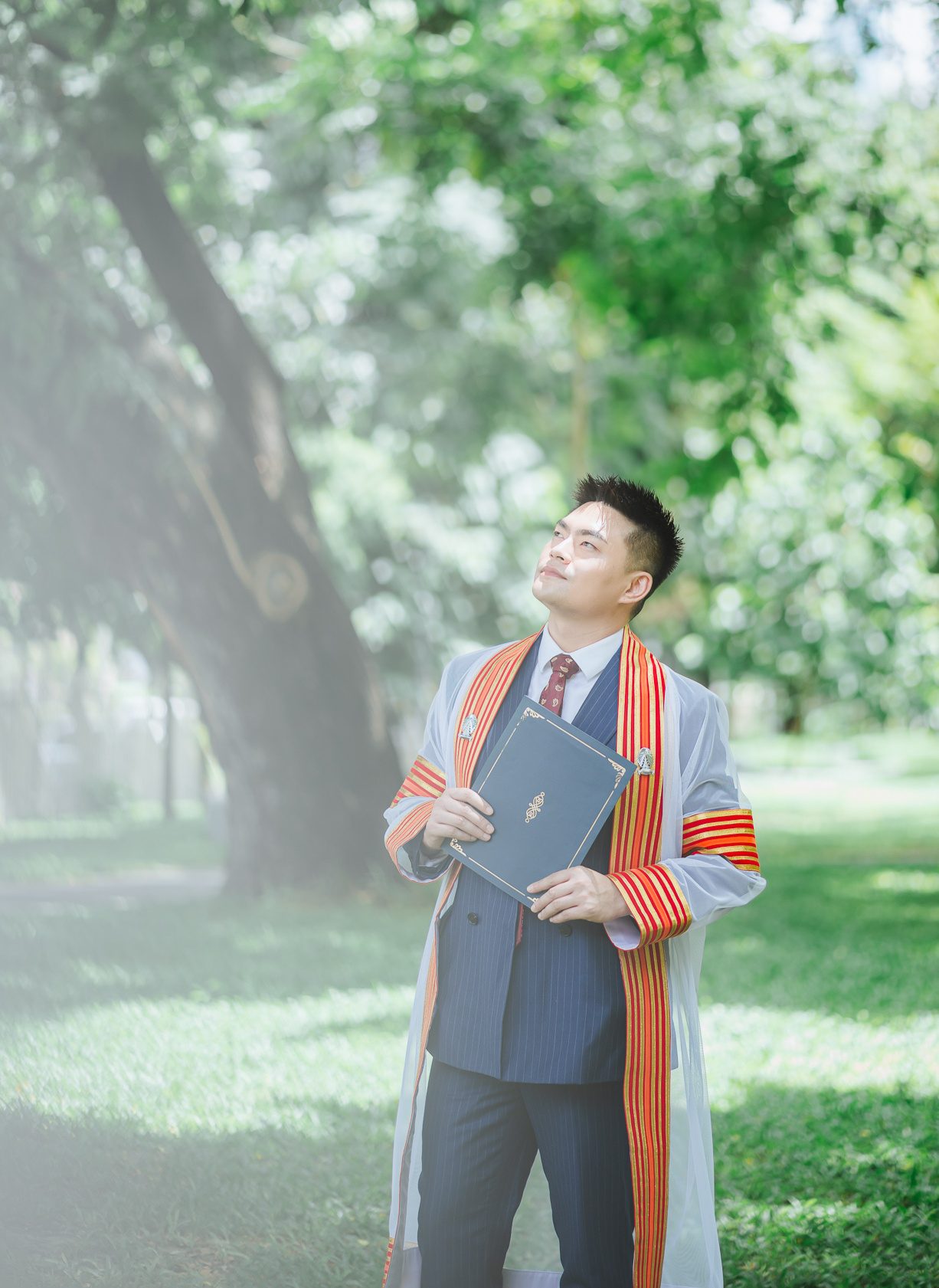 Dr. Chi Che on the grounds of Chulalongkorn University